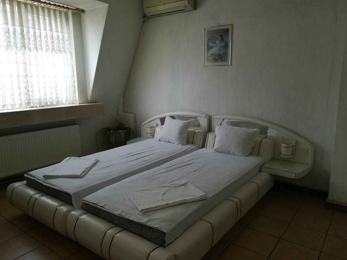 Family Hotel George Svilengrad Exterior photo